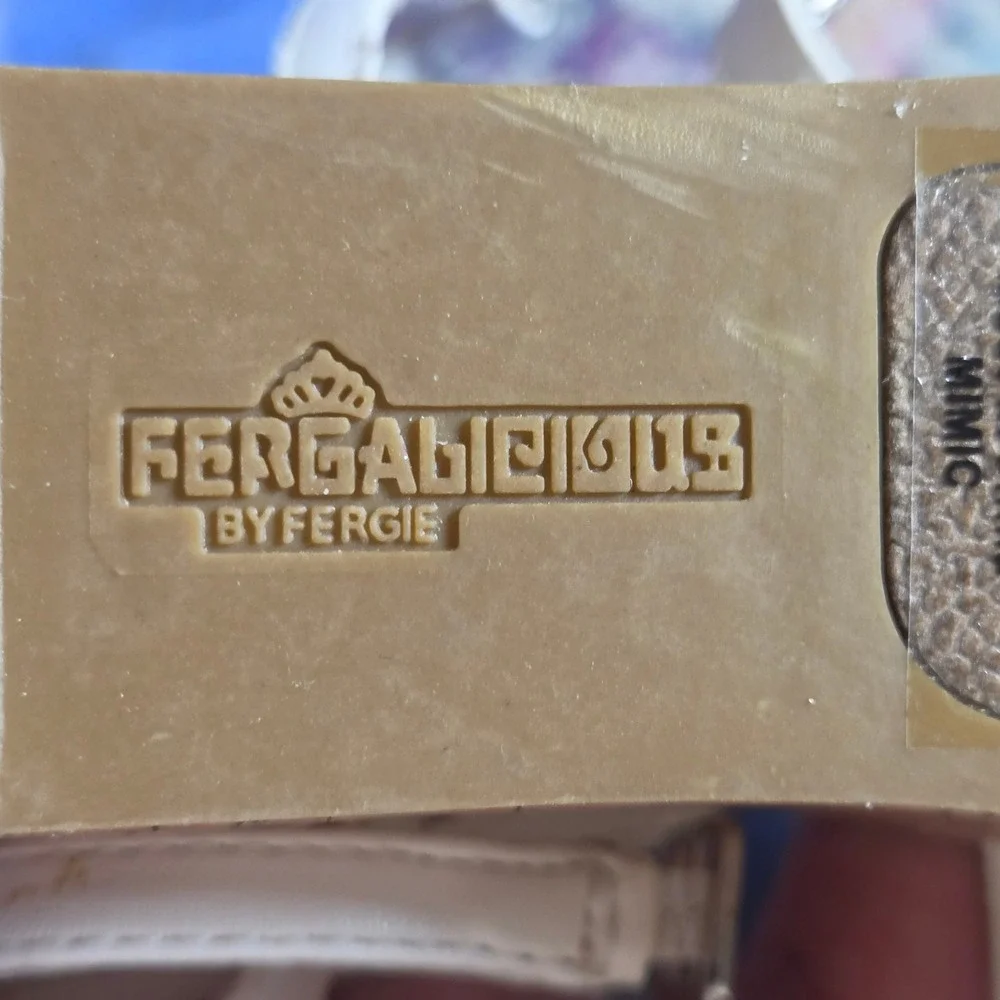 Fergalicious womens mimic